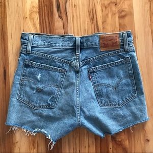 Levi’s Wedgie high waist cut off shorts